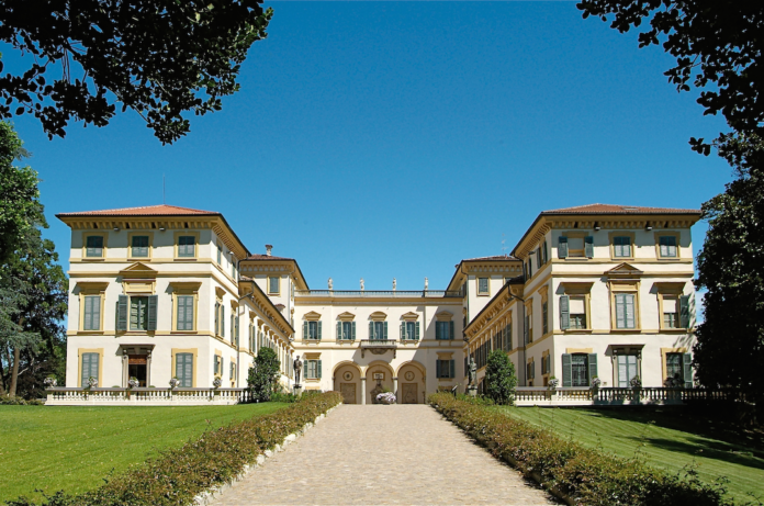 Villa Borromeo Quando La Storia Va In Vendita Online Requadro