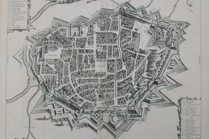 Un'antica mappa della città di Vercelli