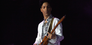 Il cantante Prince in concerto