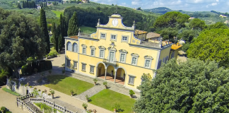 Il giardino all'italiana e la facciata di Villa Antinori