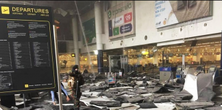 L'interno dell'aeroporto di Bruxelles devastato dagli attentati terroristici del 22 marzo 2016