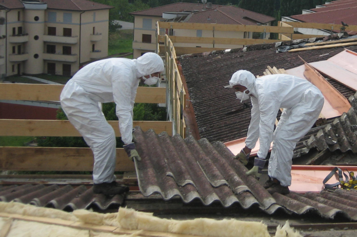 Rimozione amianto da un tetto