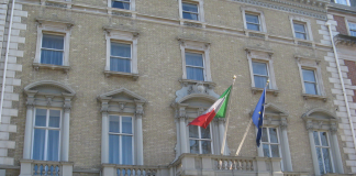 La facciata dell'Ambasciata italiana a Londra