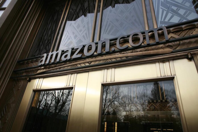 L'entrata del quartier generale di Amazon a Londra