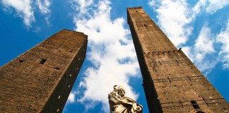 La Torre Asinelli a Bologna